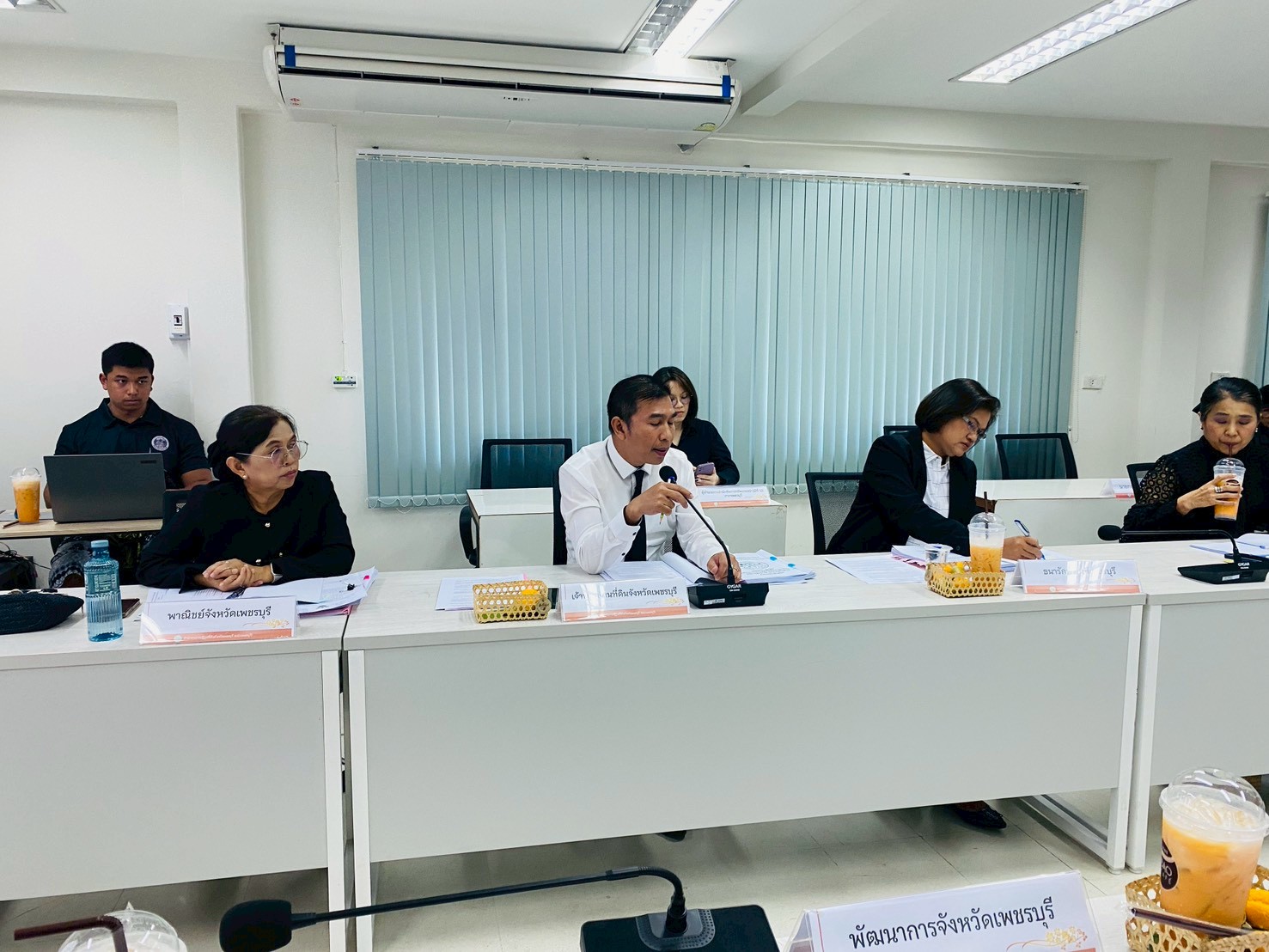 title - รองผู้ว่าราชการจังหวัดเพชรบุรี เป็นประธานการประชุมคณะกรรมการปฏิรูปที่ดินจังหวัดเพชรบุรี ครั้งที่ 1/2569 ณ ห้องประชุมสำนักงานการปฏิรูปที่ดินจังหวัดเพชรบุรี (ชั้น 2) โดยมี นางสาวยุพา ราชจินดา ปฏิรูปที่ดินจังหวัดเพชรบุรี กรรมการและเลขานุการรองผู้ว่าราชการจังหวัดเพชรบุรี เป็นประธานการประชุมคณะกรรมการปฏิรูปที่ดินจังหวัดเพชรบุรี ครั้งที่ 1/2569 ณ ห้องประชุมสำนักงานการปฏิรูปที่ดินจังหวัดเพชรบุรี (ชั้น 2) โดยมี นางสาวยุพา ราชจินดา ปฏิรูปที่ดินจังหวัดเพชรบุรี กรรมการและเลขานุการ